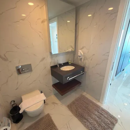 Grand Sapphire Luxury Apartment *
